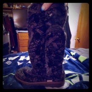 MUKLUKS Sweater boots